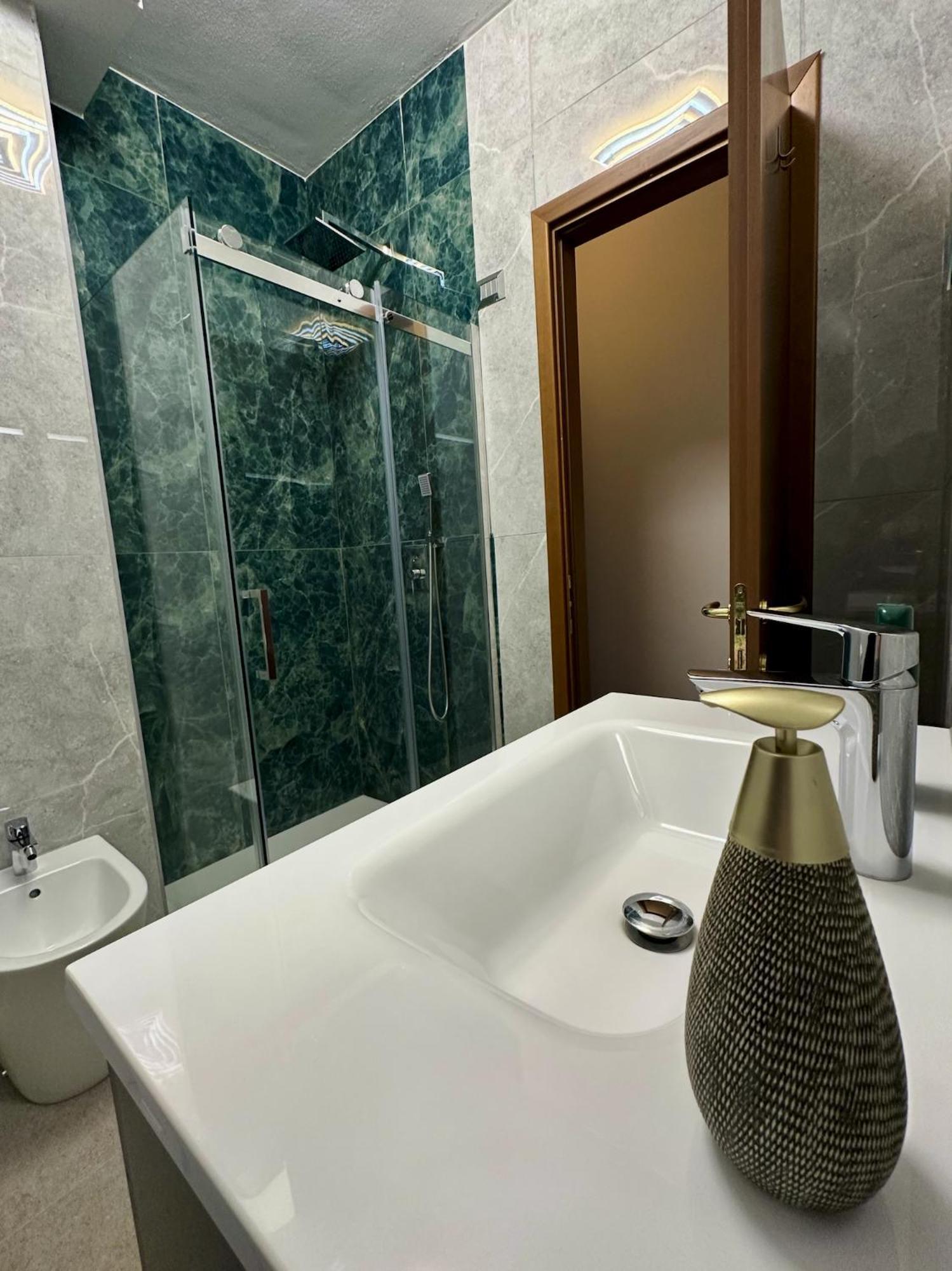 King Apartment Milano Bocconi Dış mekan fotoğraf